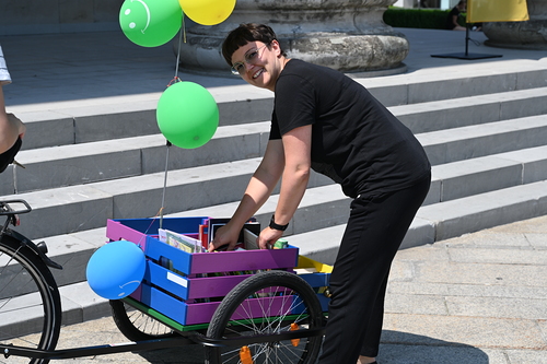 Silvia Freudenthaler mit Flohrad